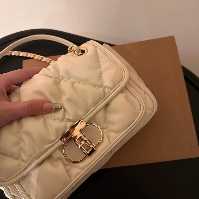 Elegant Pleated Chain Handbag  - Luxury Bags Quiet のレビューと価格