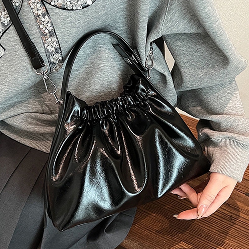 Women's Burgundy Ruched Cloud  - Top Handle Patent Bag のレビューと価格