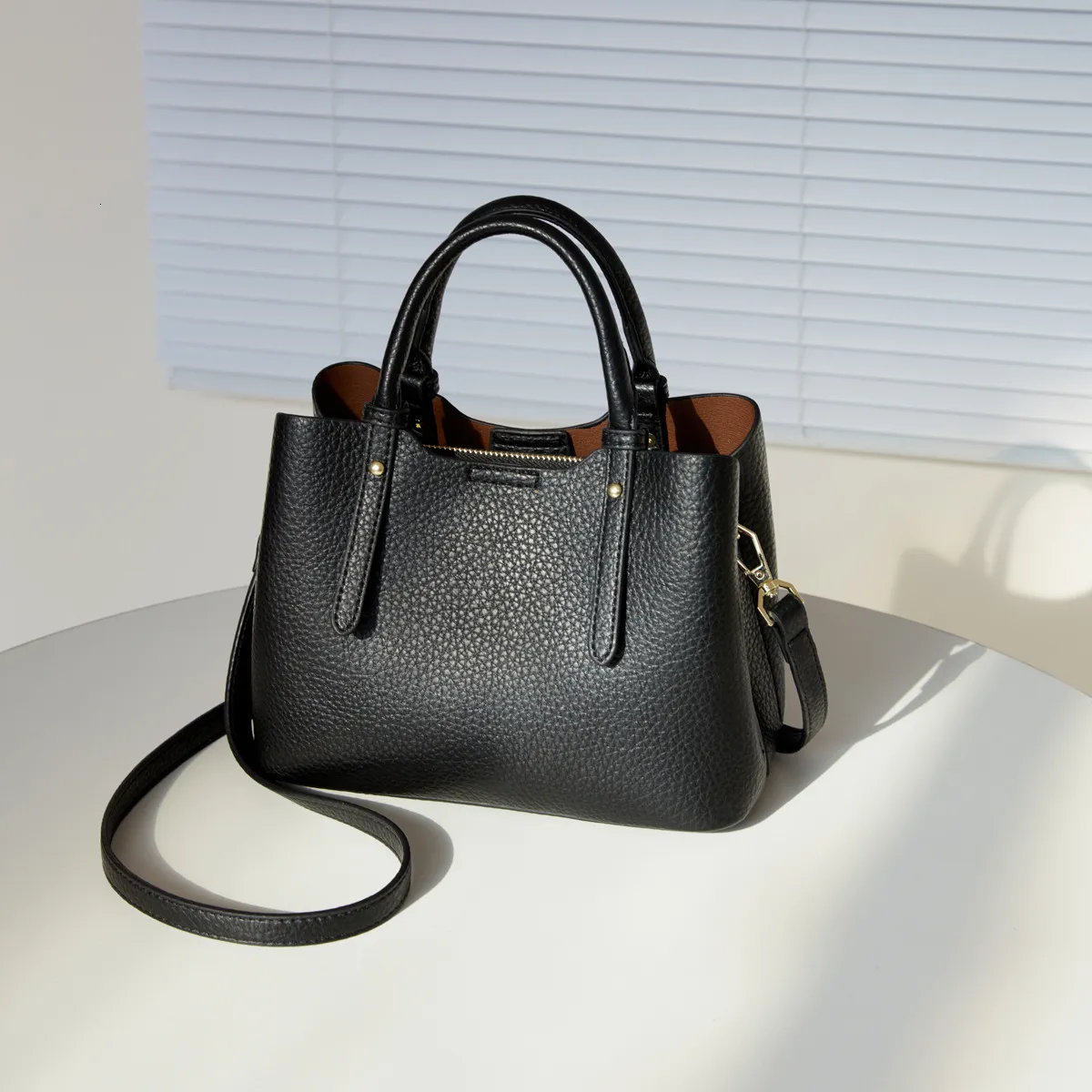Minimalist Quiet Luxury 2025 N - Luxury Bags Quiet のレビューと価格