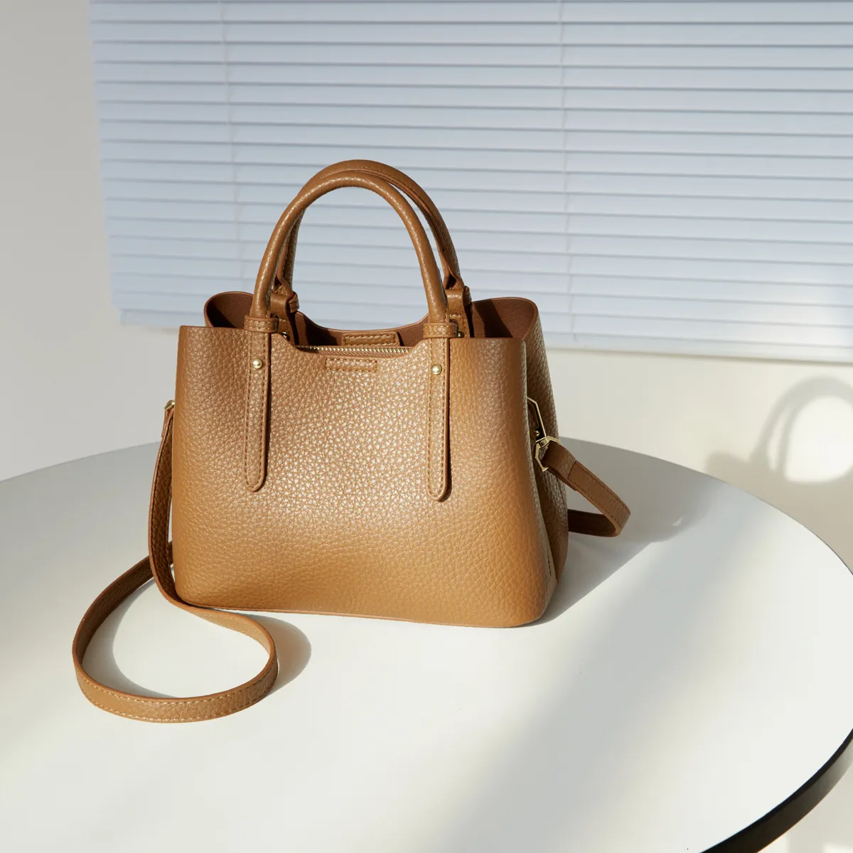 Minimalist Quiet Luxury 2025 N - Luxury Bags Quiet のレビューと価格