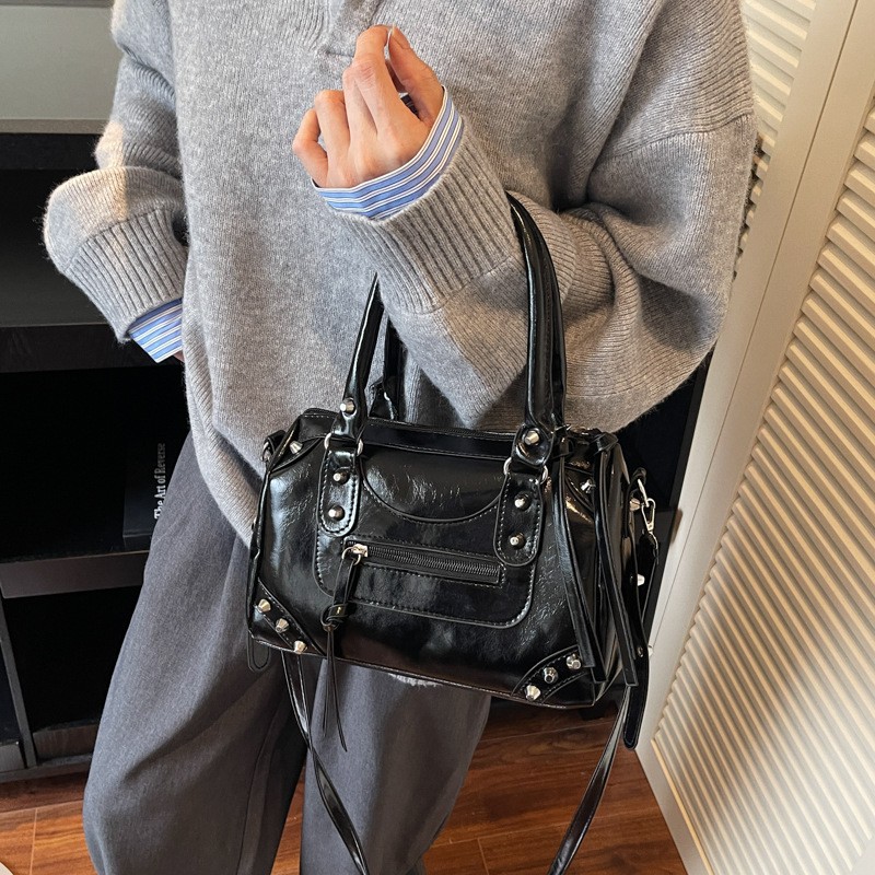 Stylish Patent Leather Handbag - Top Handle Patent Bag のレビューと価格