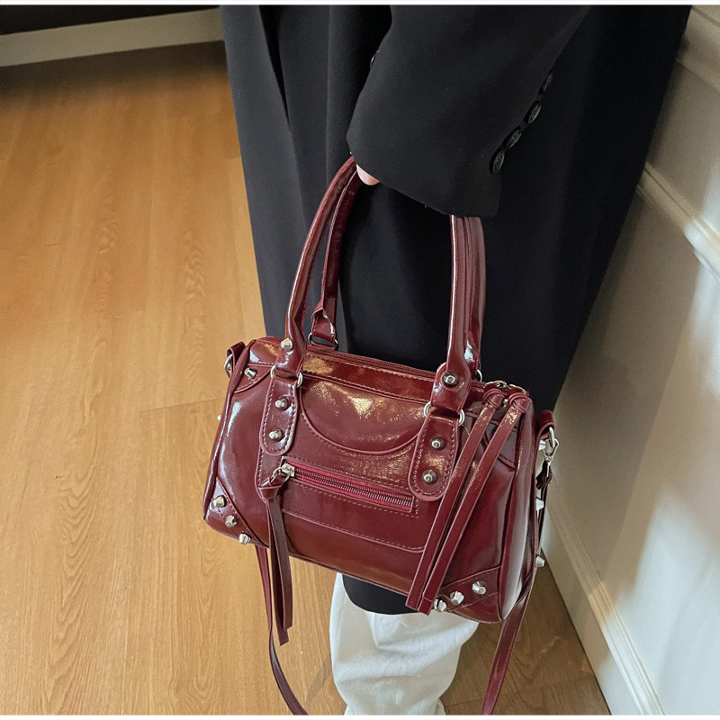 Stylish Patent Leather Handbag - Top Handle Patent Bag のレビューと価格