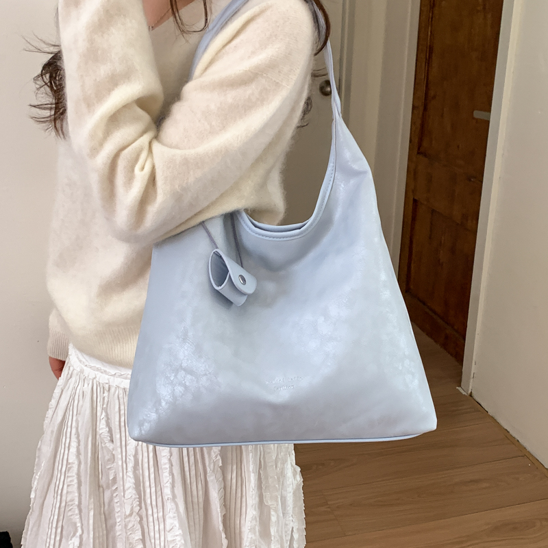 Women's Faux Leather Hobo Bag  - Luxury Bags Quiet のレビューと価格