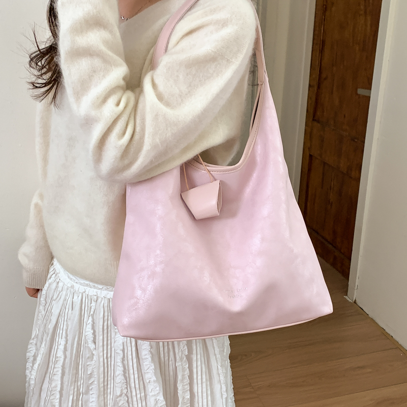 Women's Faux Leather Hobo Bag  - Luxury Bags Quiet のレビューと価格