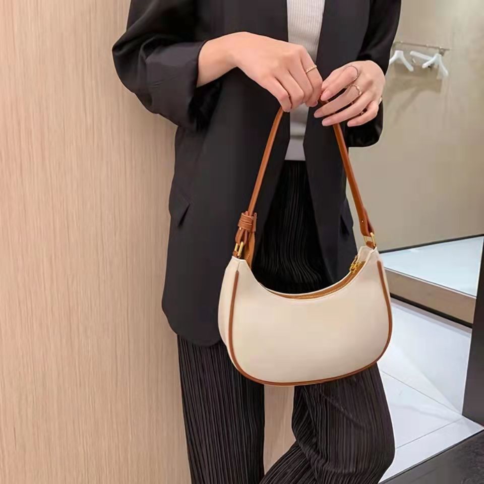 Small Carmpit Bag Female 2024  - Luxury Bags Coach のレビューと価格