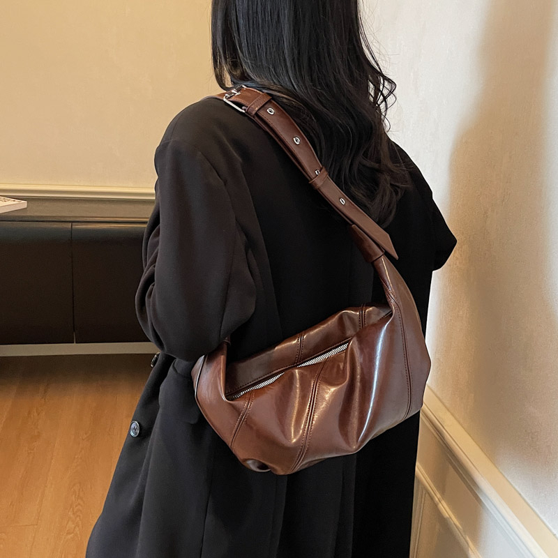 PU Zipper Large Capacity Shoul - Luxury Bags On Sales のレビューと価格
