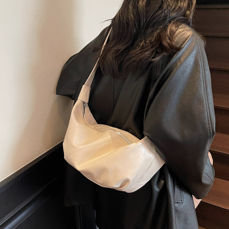 PU Zipper Large Capacity Shoul - Luxury Bags On Sales のレビューと価格