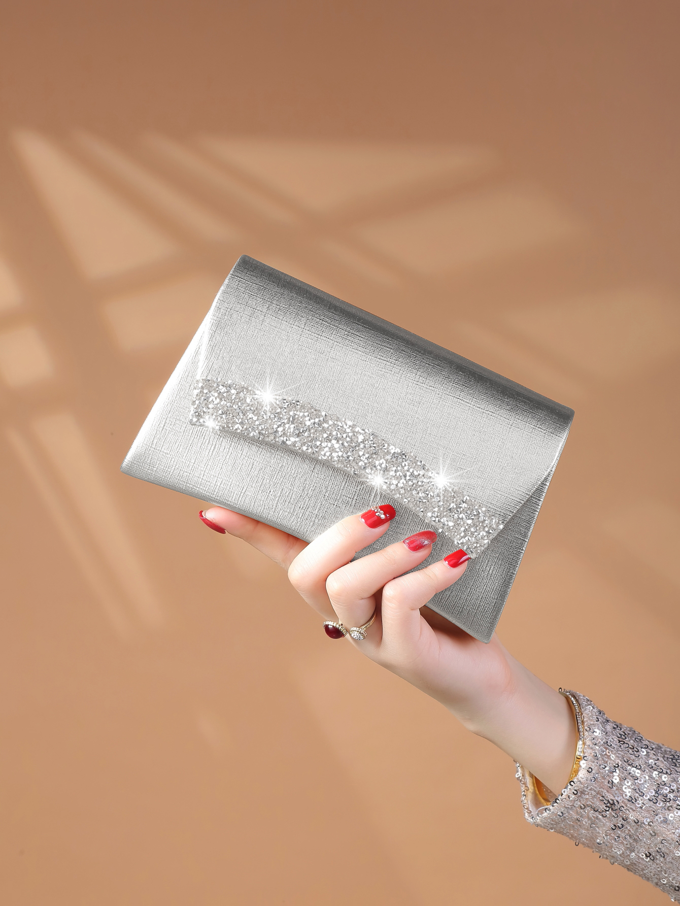 Glamorous, Elegant, Exquisite, - Luxury Bags Quiet のレビューと価格