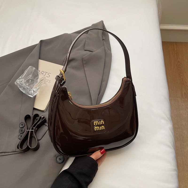 Early Fall 2026 New Minimalist - Top Handle Patent Bag のレビューと価格
