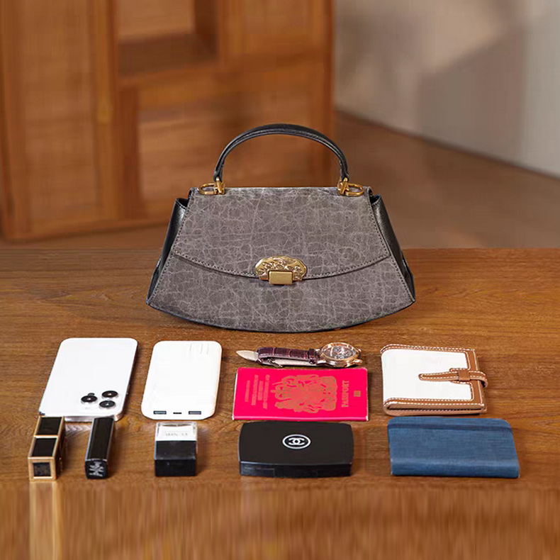 Quiet Luxury & Exclusive Style - Luxury Bags Quiet のレビューと価格