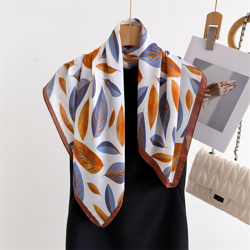 Luxury Brand Print 70cm Square - Luxury Bags Brand のレビューと価格