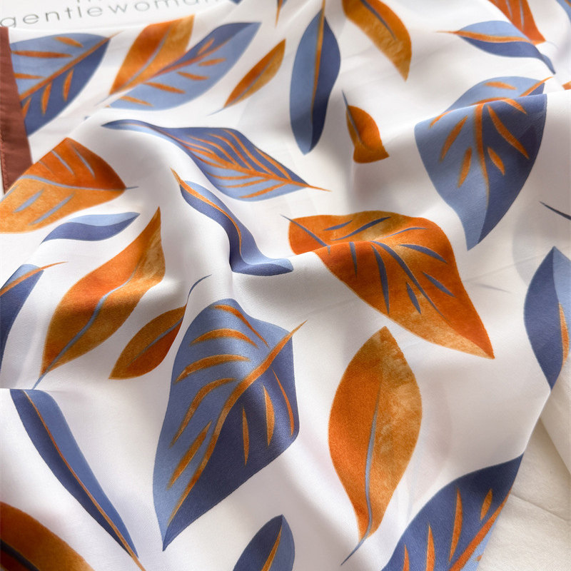 Luxury Brand Print 70cm Square - Luxury Bags Brand のレビューと価格