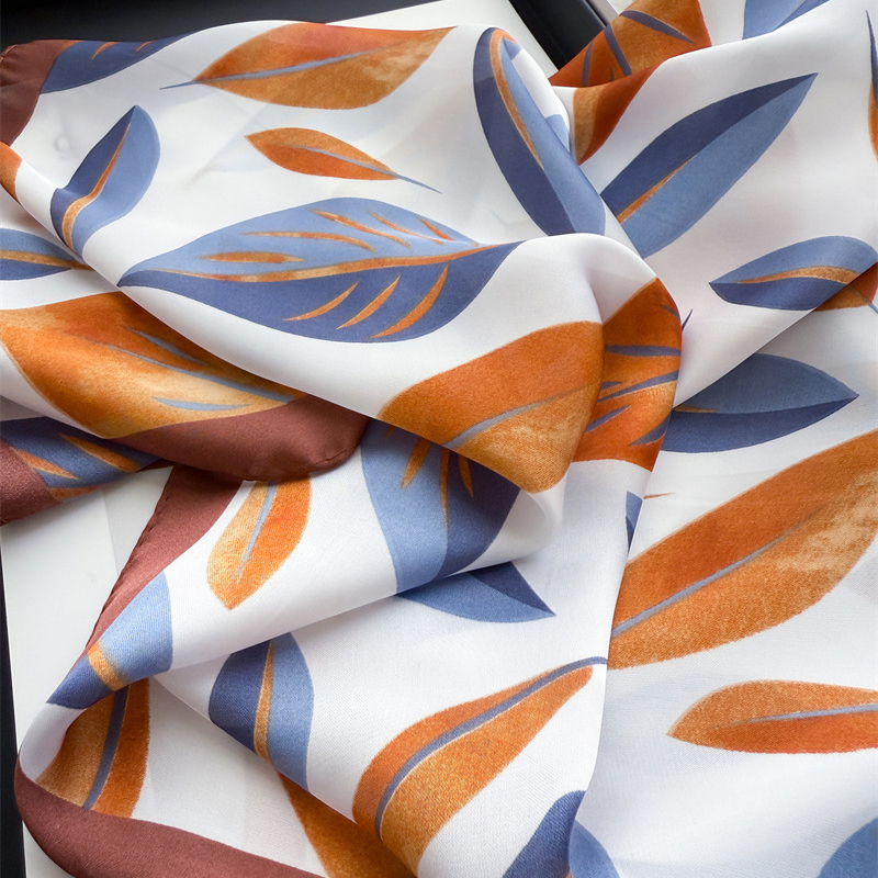 Luxury Brand Print 70cm Square - Luxury Bags Brand のレビューと価格