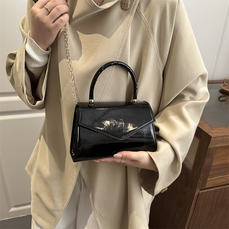 Women's Patent Leather Mini Ha - Top Handle Patent Bag のレビューと価格
